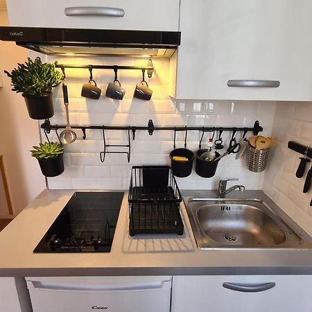 Beau Studio A 30M De La Plage / Beautiful Studio 30M From The Beach تروفيي سور مير المظهر الخارجي الصورة
