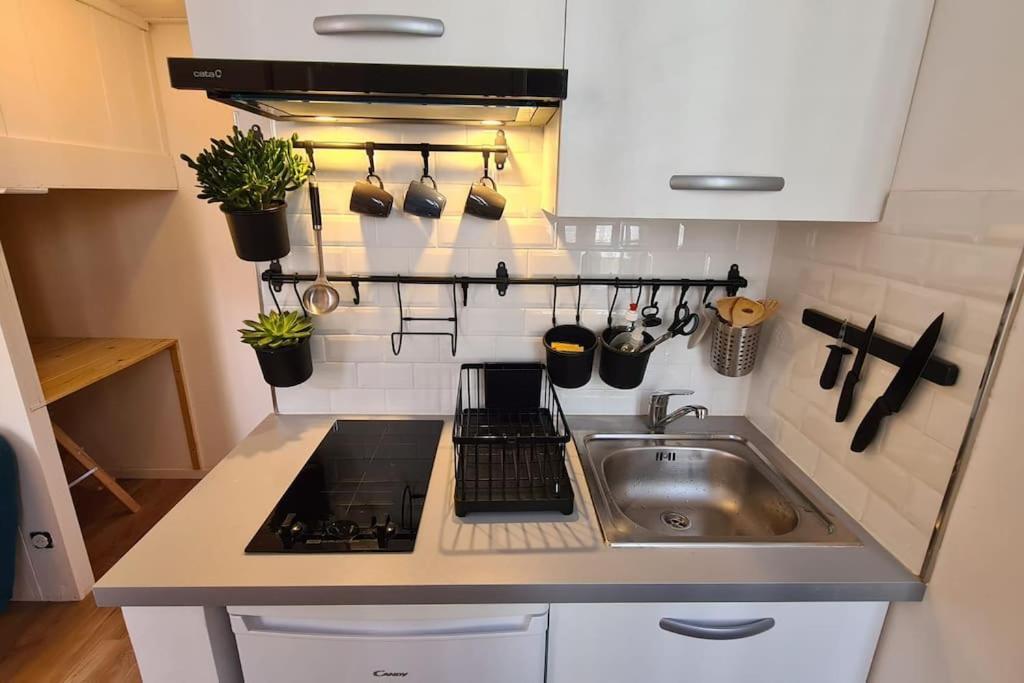 Beau Studio A 30M De La Plage / Beautiful Studio 30M From The Beach تروفيي سور مير المظهر الخارجي الصورة